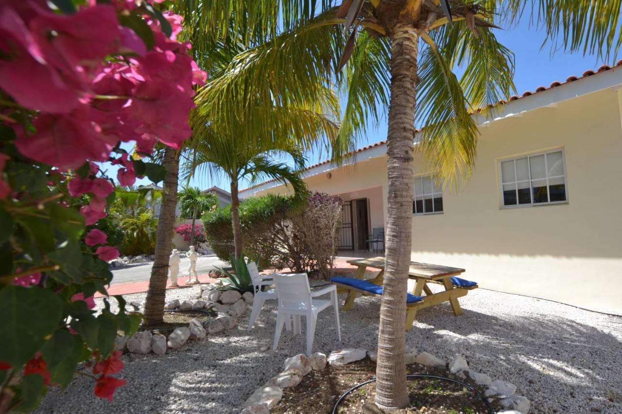 Relex Villa With Private Pool Willemstad Exterior photo